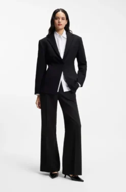 Regular-fit trousers in stretch seersucker