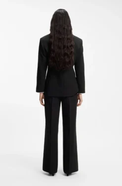 Relaxed-fit blazer in seersucker with chain belt