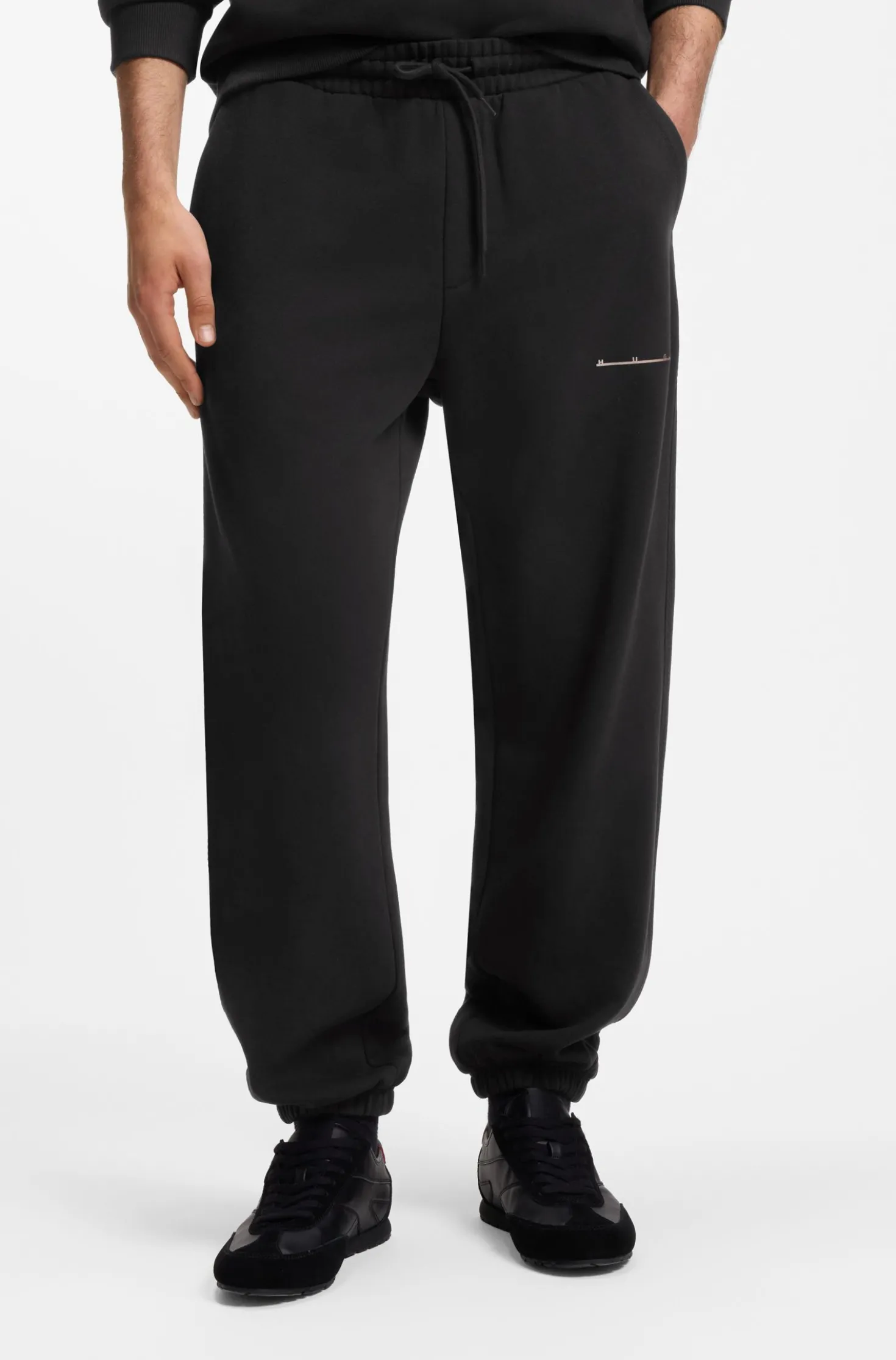 Relaxed-fit cotton trousers with streetwear logo