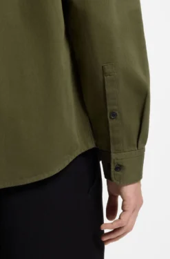 Relaxed-fit shirt in cotton twill with chest logo
