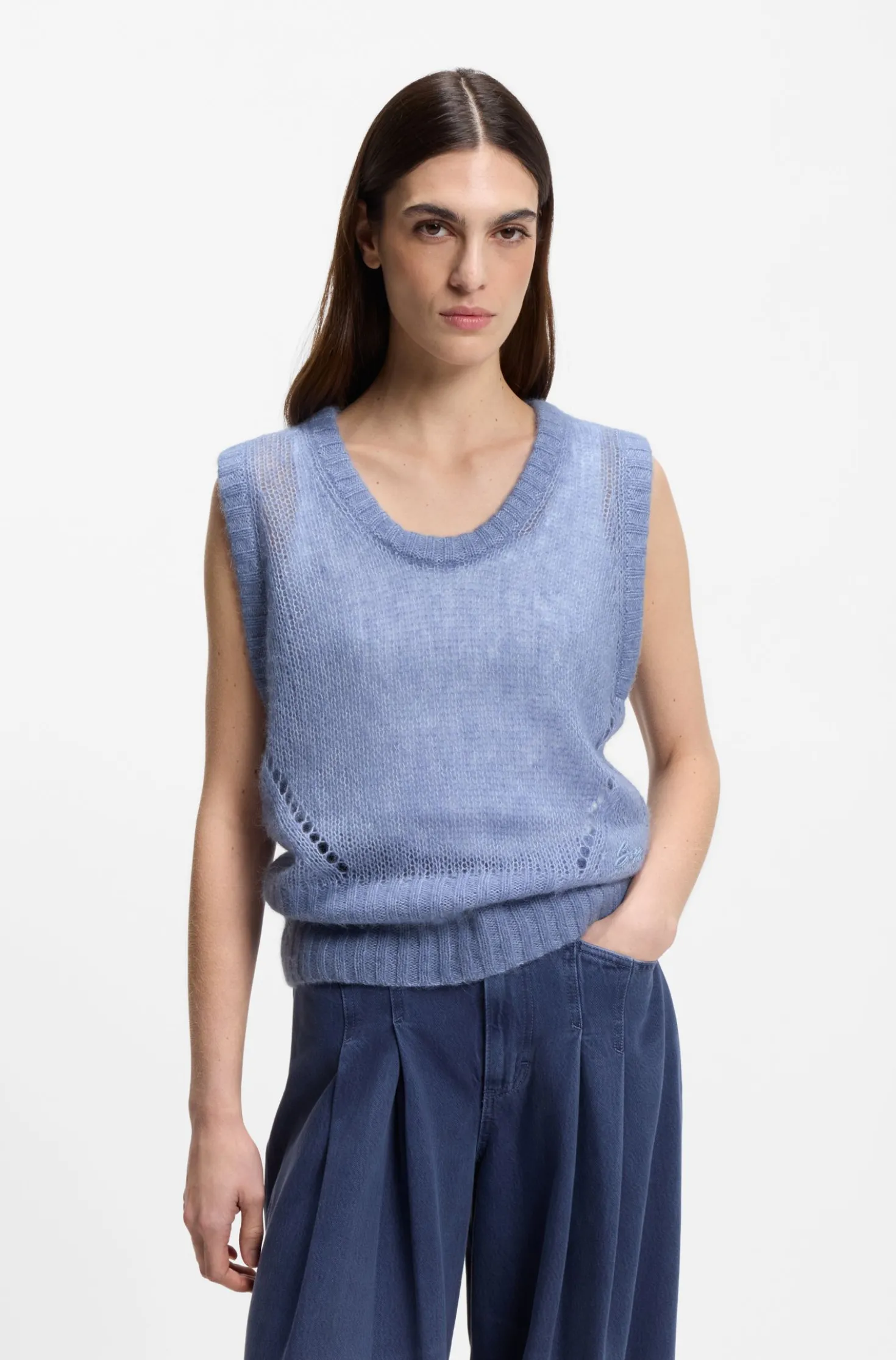 Relaxed-fit top with loose knitted structure