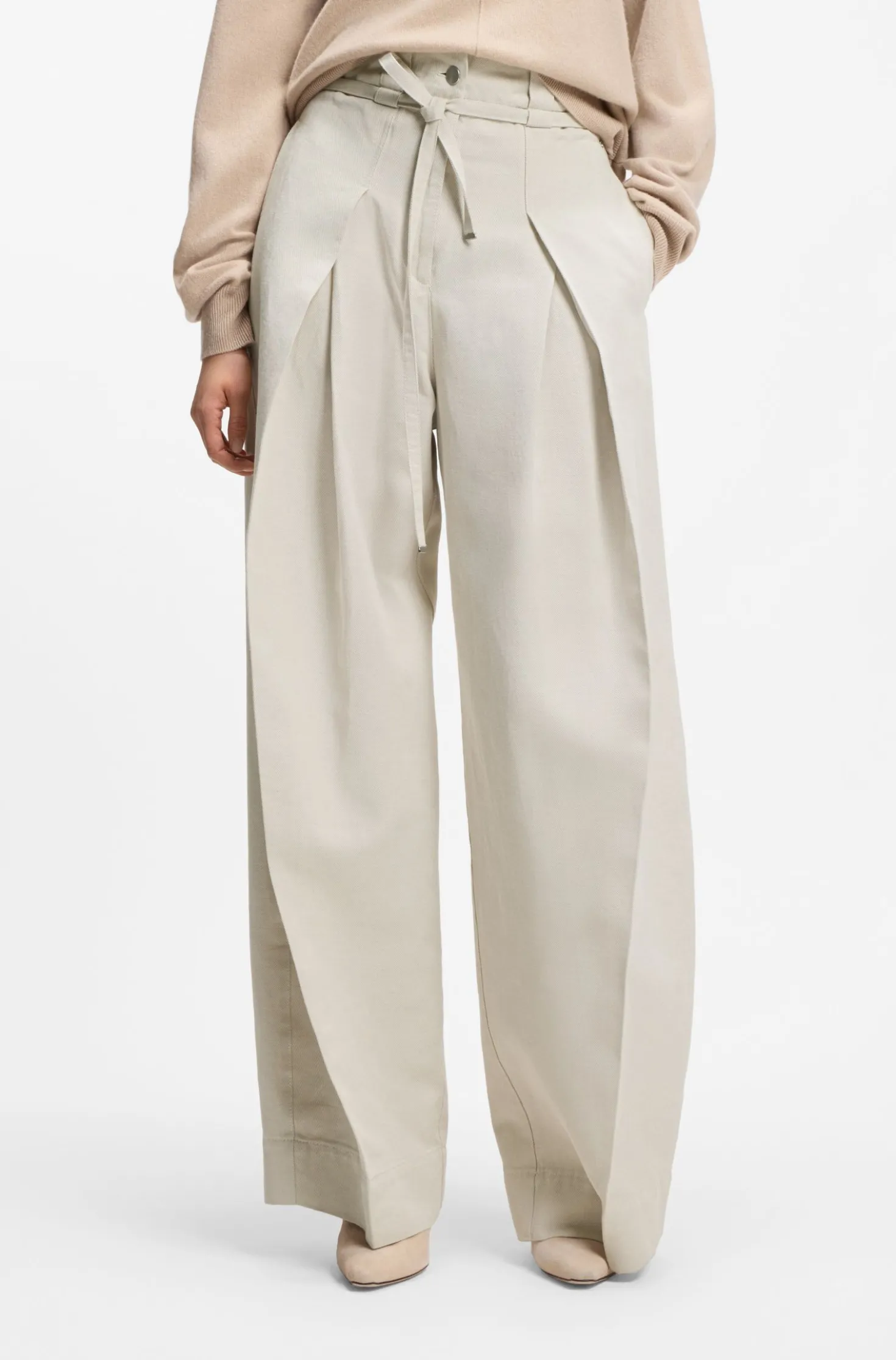 Relaxed-fit trousers in cotton and linen