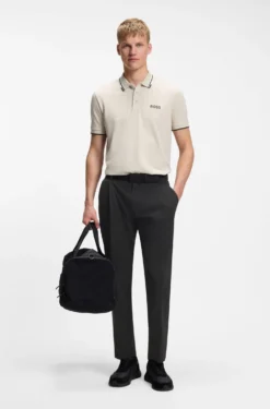 Relaxed-fit trousers with front pleats