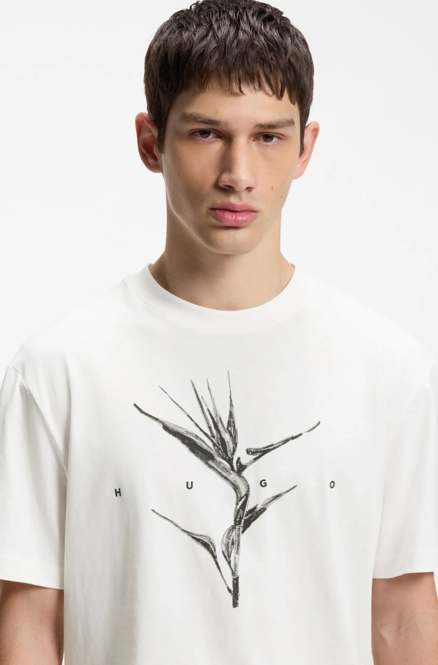 Relaxed-fit T-shirt in cotton with artwork and logo