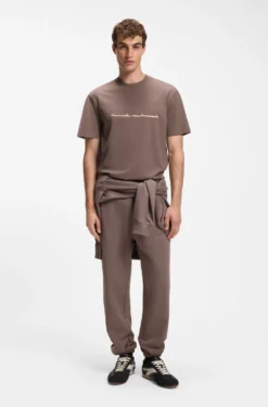 Relaxed-fit T-shirt with zigzag stitching detail