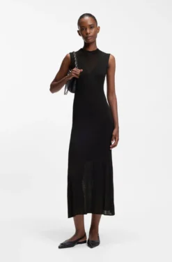 Ribbed dress with colour-blocked effect