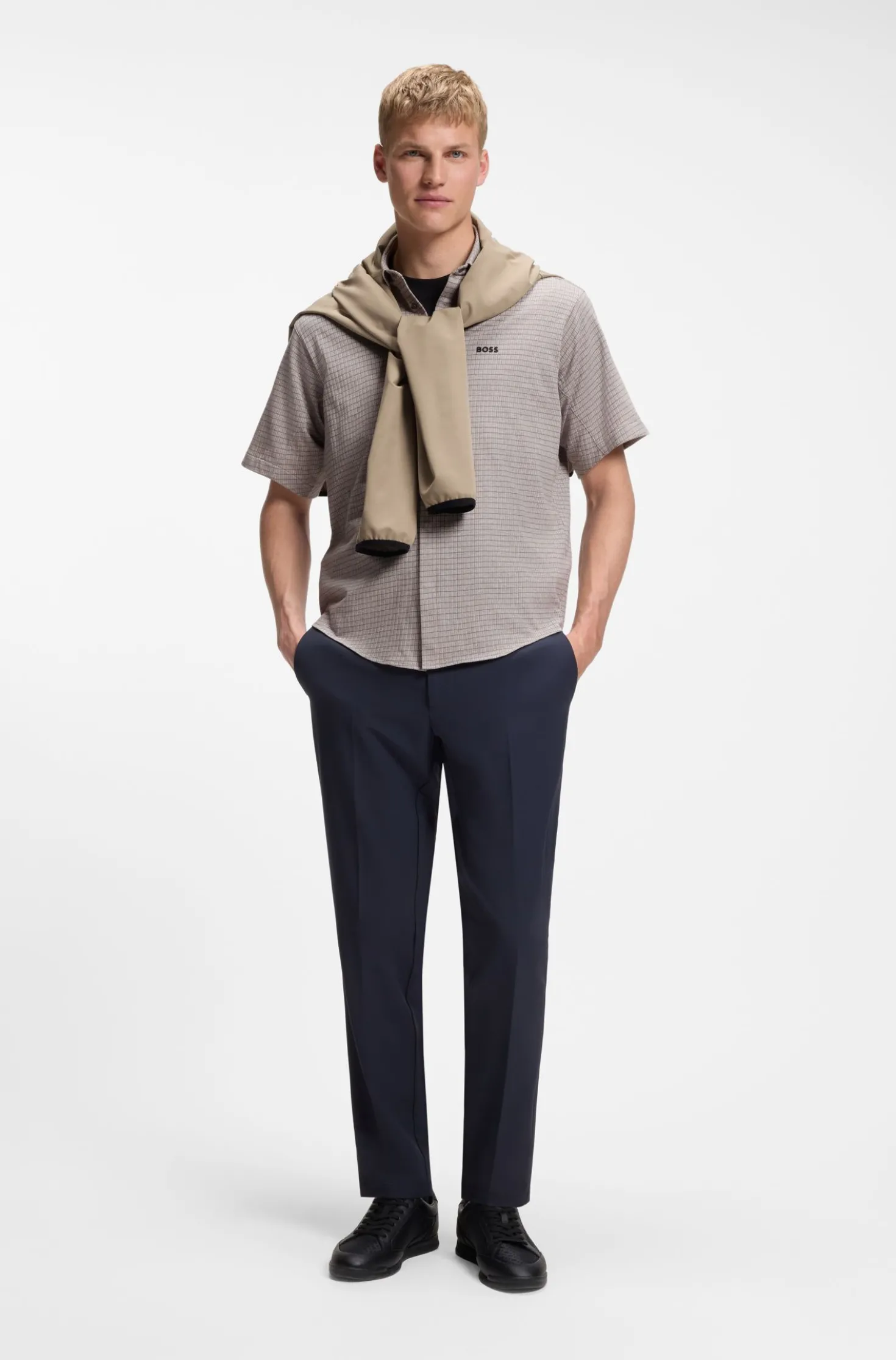 Short-sleeved regular-fit shirt in cotton piqué