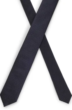 Silk tie with jacquard pattern