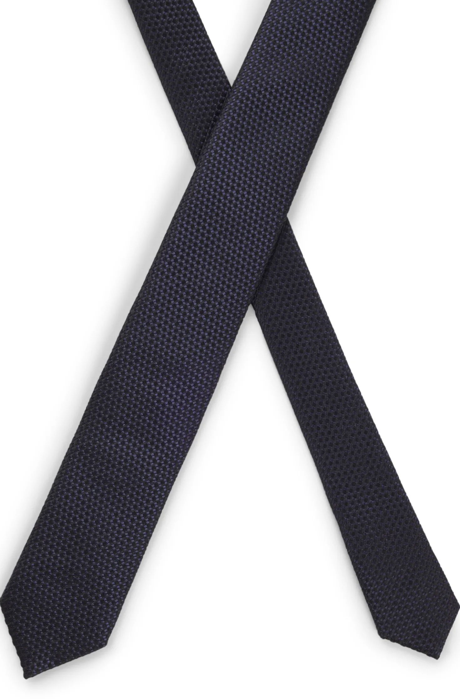 Silk tie with jacquard pattern