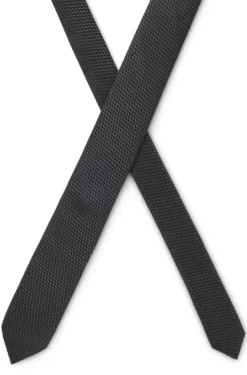 Silk tie with jacquard pattern