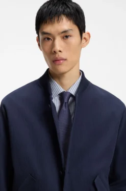 Silk tie with jacquard-woven pattern