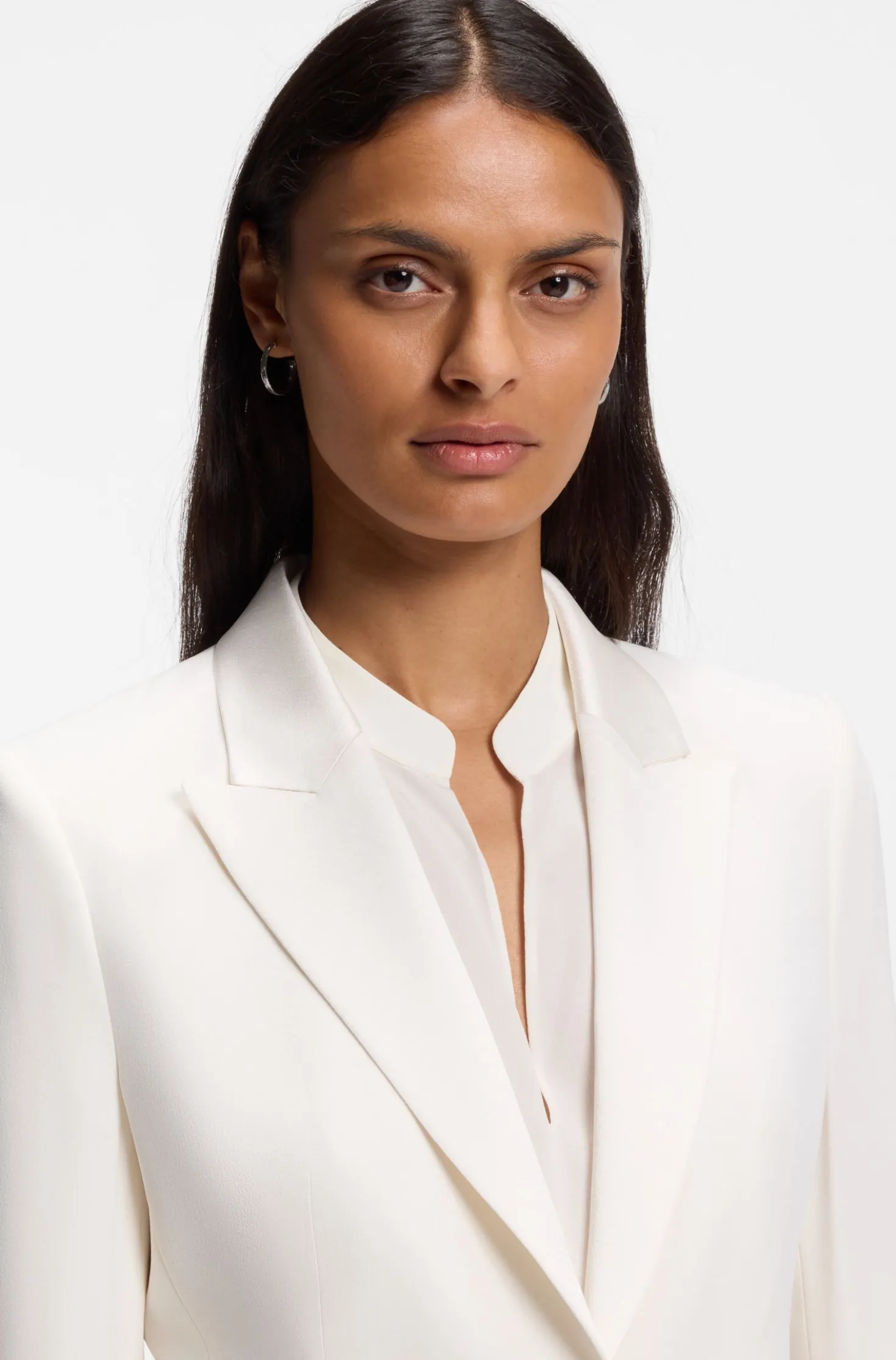 Slim-fit blazer with single-button closure