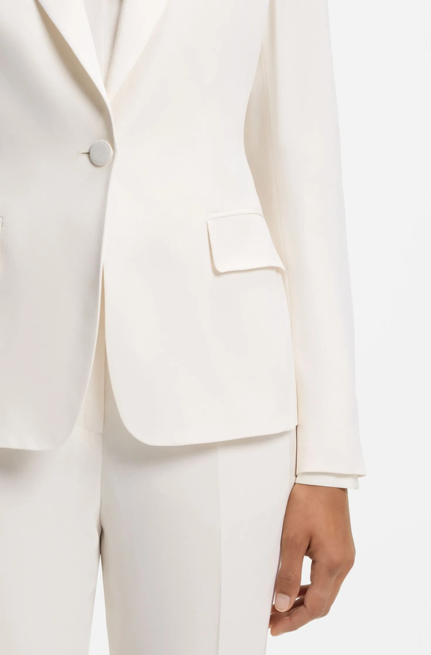 Slim-fit blazer with single-button closure