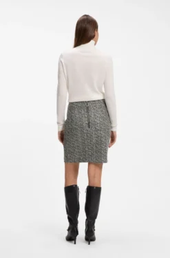 Slim-fit pencil skirt with herringbone pattern