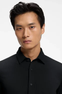 Slim-fit shirt in a performance-stretch cotton blend
