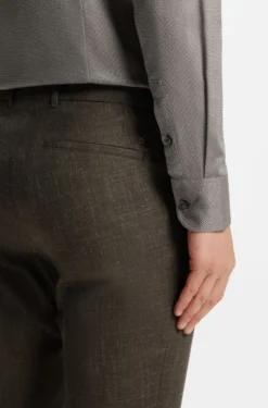 Slim-fit shirt in a thermoregulating structured cotton blend