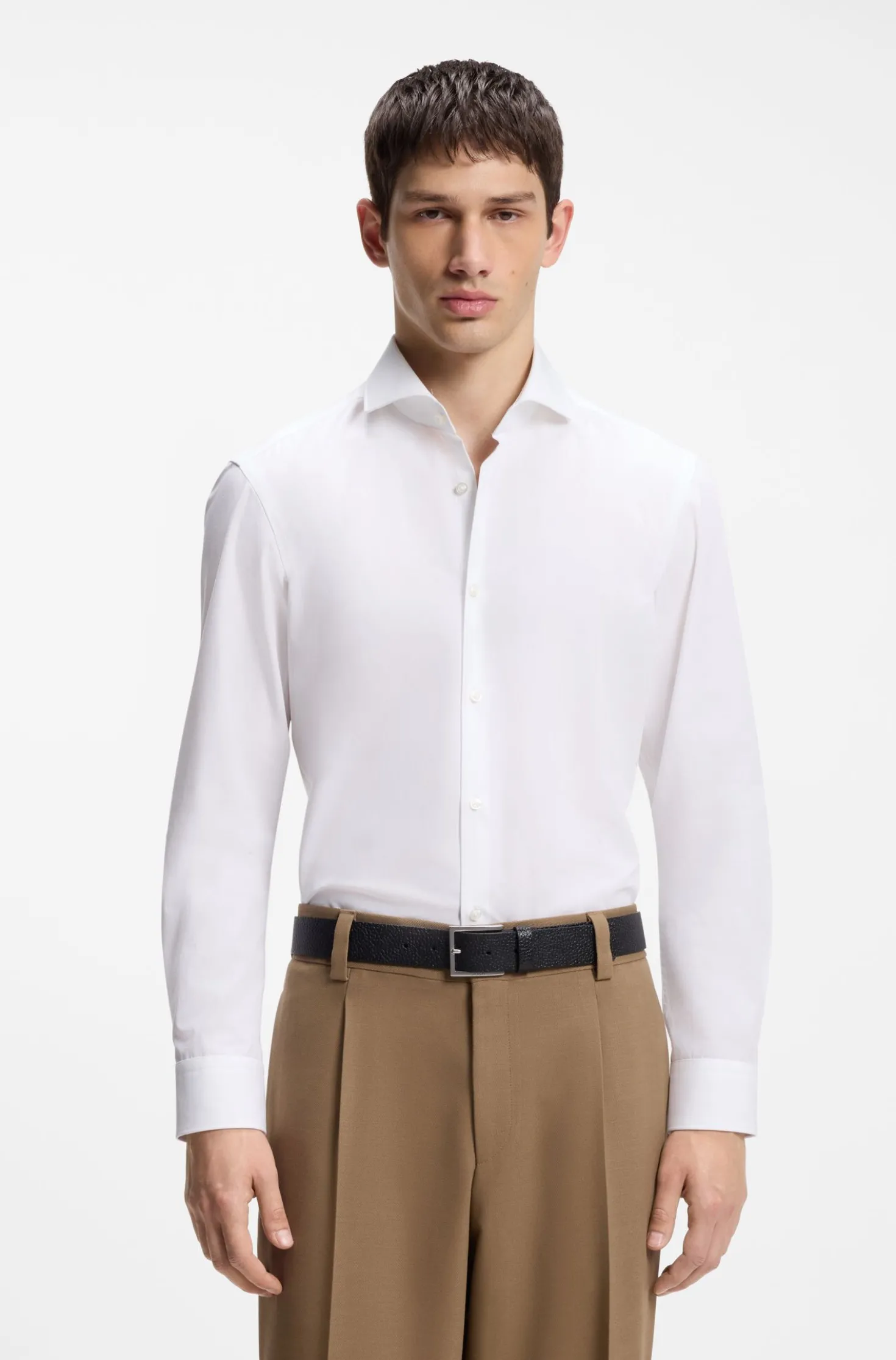 Slim-fit shirt in cotton with spread collar