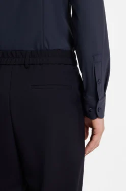 Slim-fit shirt in performance-stretch jersey