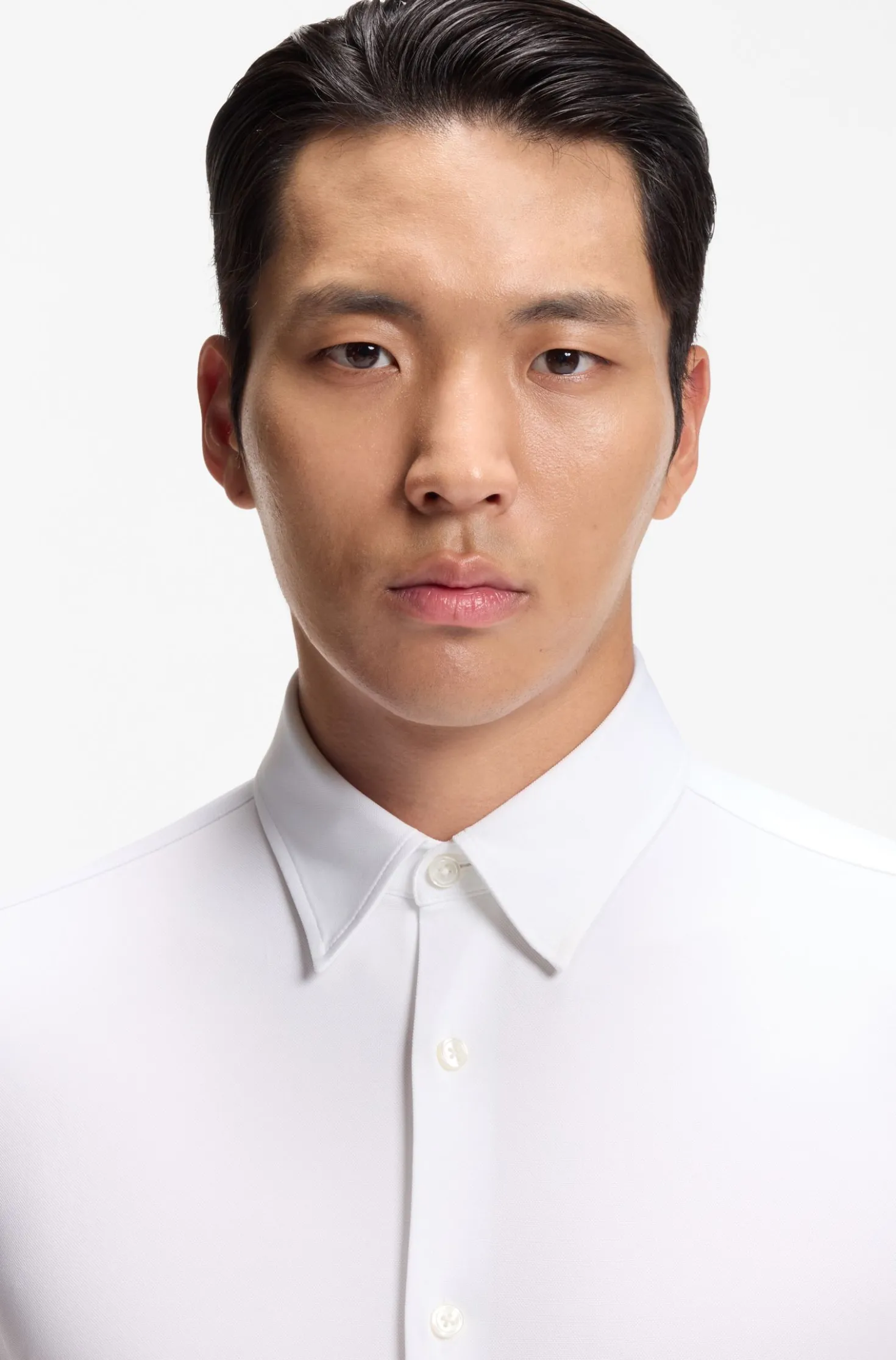 Slim-fit shirt in structured performance-stretch fabric