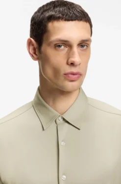 Slim-fit shirt in structured performance-stretch fabric