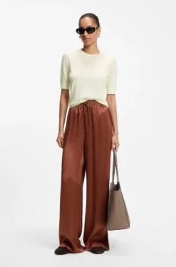 Slim-fit short-sleeved sweater in superfine merino wool