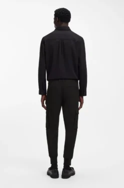 Slim-fit trousers with cargo pockets