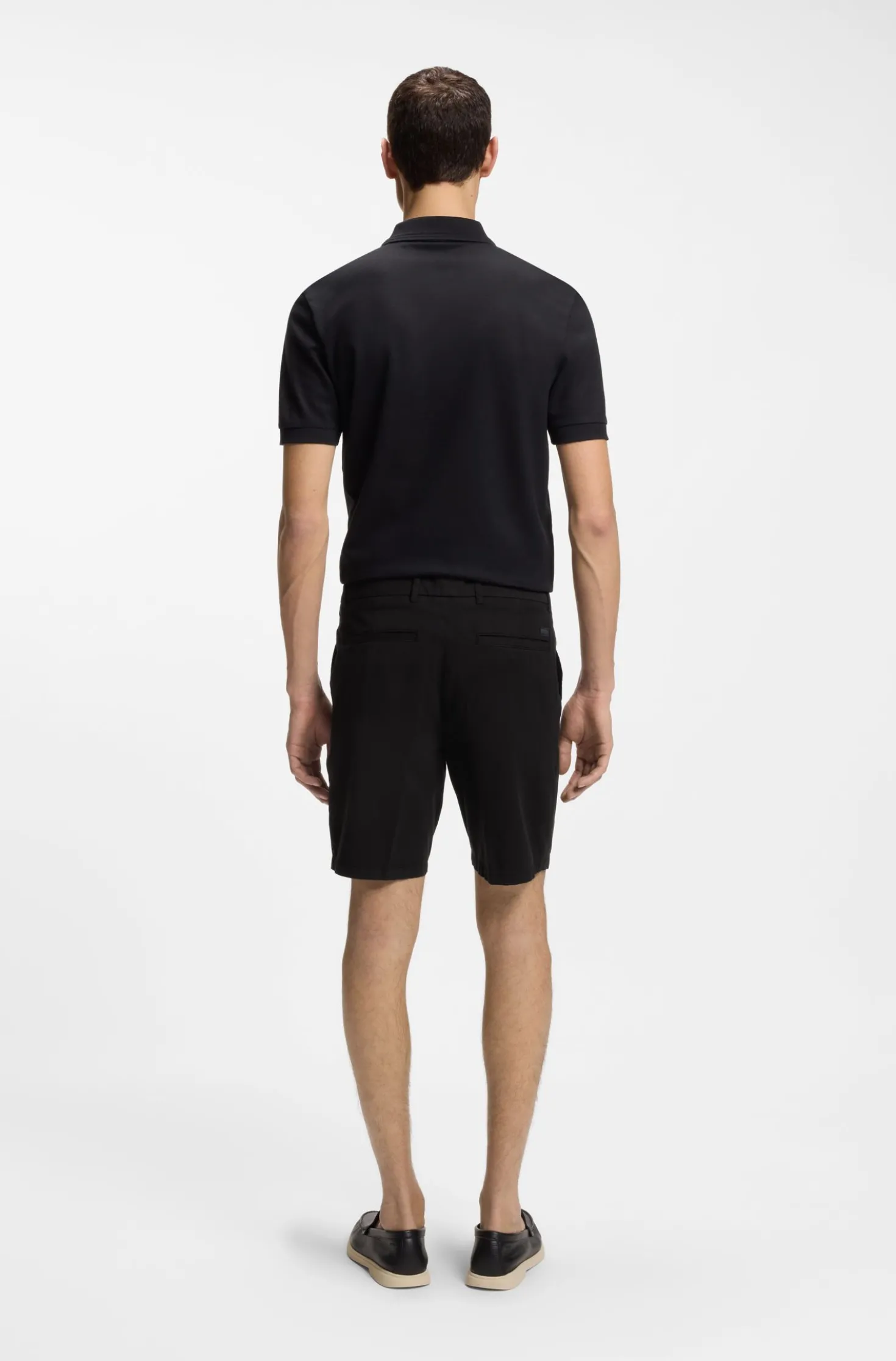 Stretch-cotton shorts in a modern fit