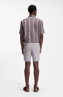 Stretch-cotton shorts in a modern fit
