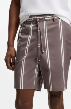 Stretch-cotton shorts with printed pattern