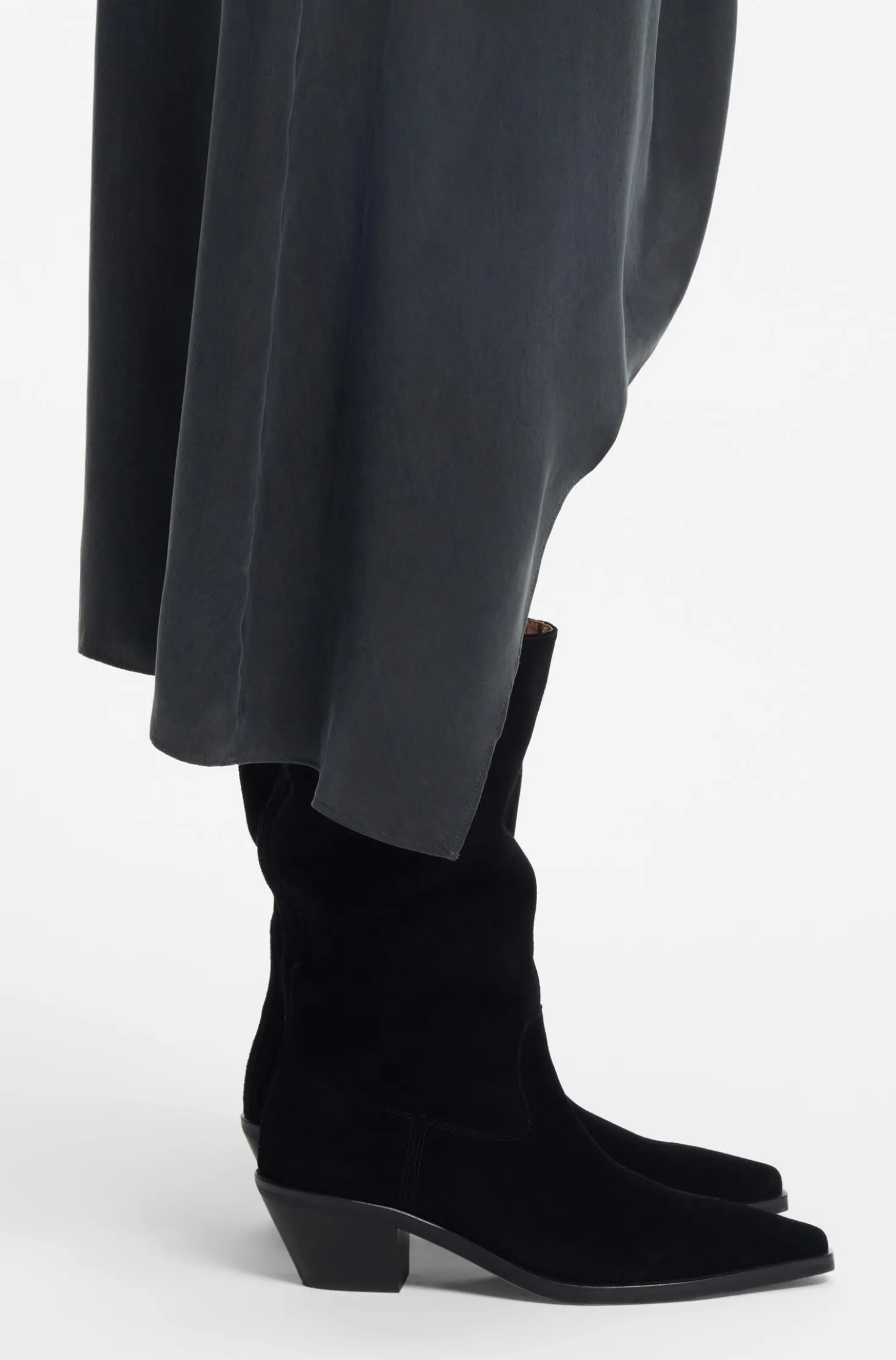 Suede boots with Cuban heel