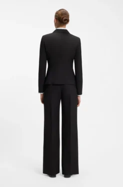 Tailored single-button blazer in stretch wool
