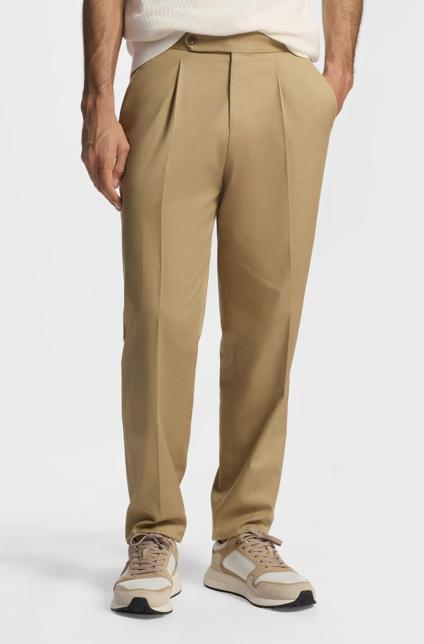 Tapered-fit trousers in stretch cotton