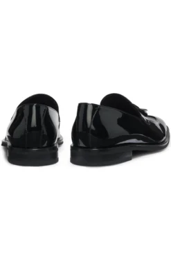 Tassel loafers in patent faux leather