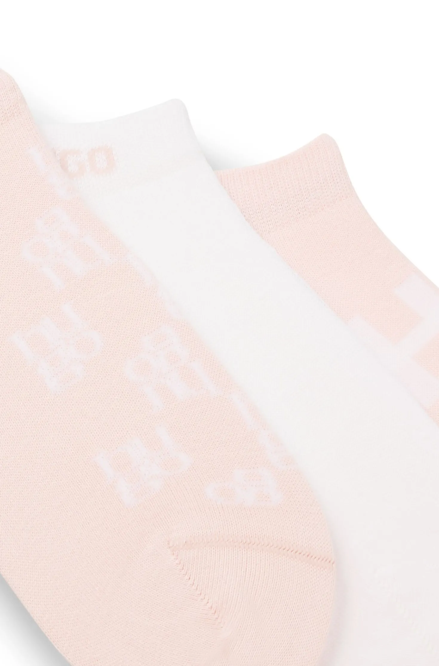 Three-pack of ankle-length socks with logo details