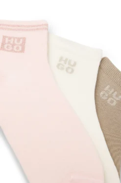 Three-pack short socks with metallic thread logos