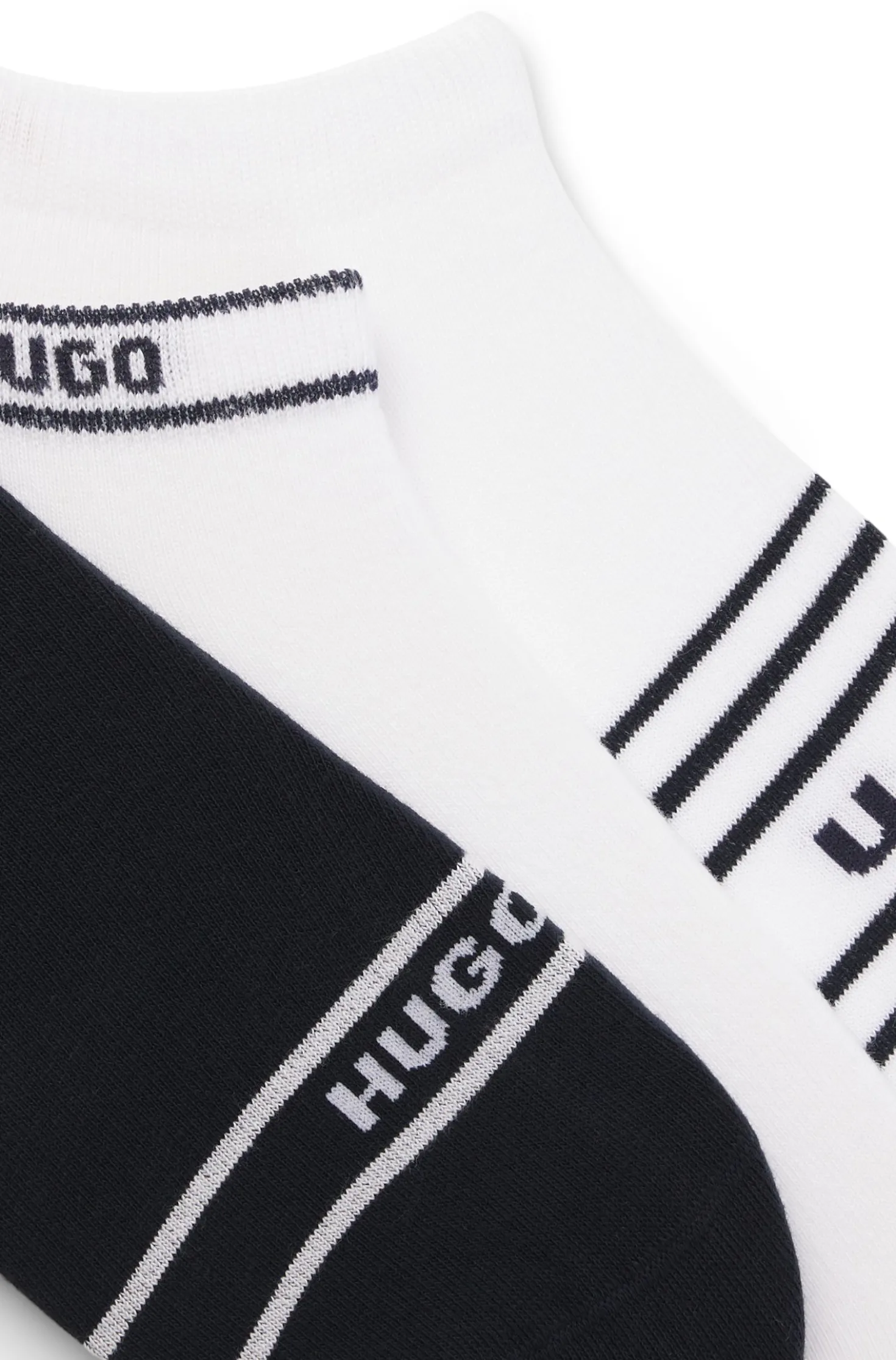 Three-pack sneaker socks with stripe details