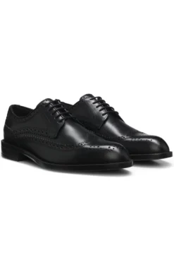 Timeless leather Derby shoes with brogue stitching
