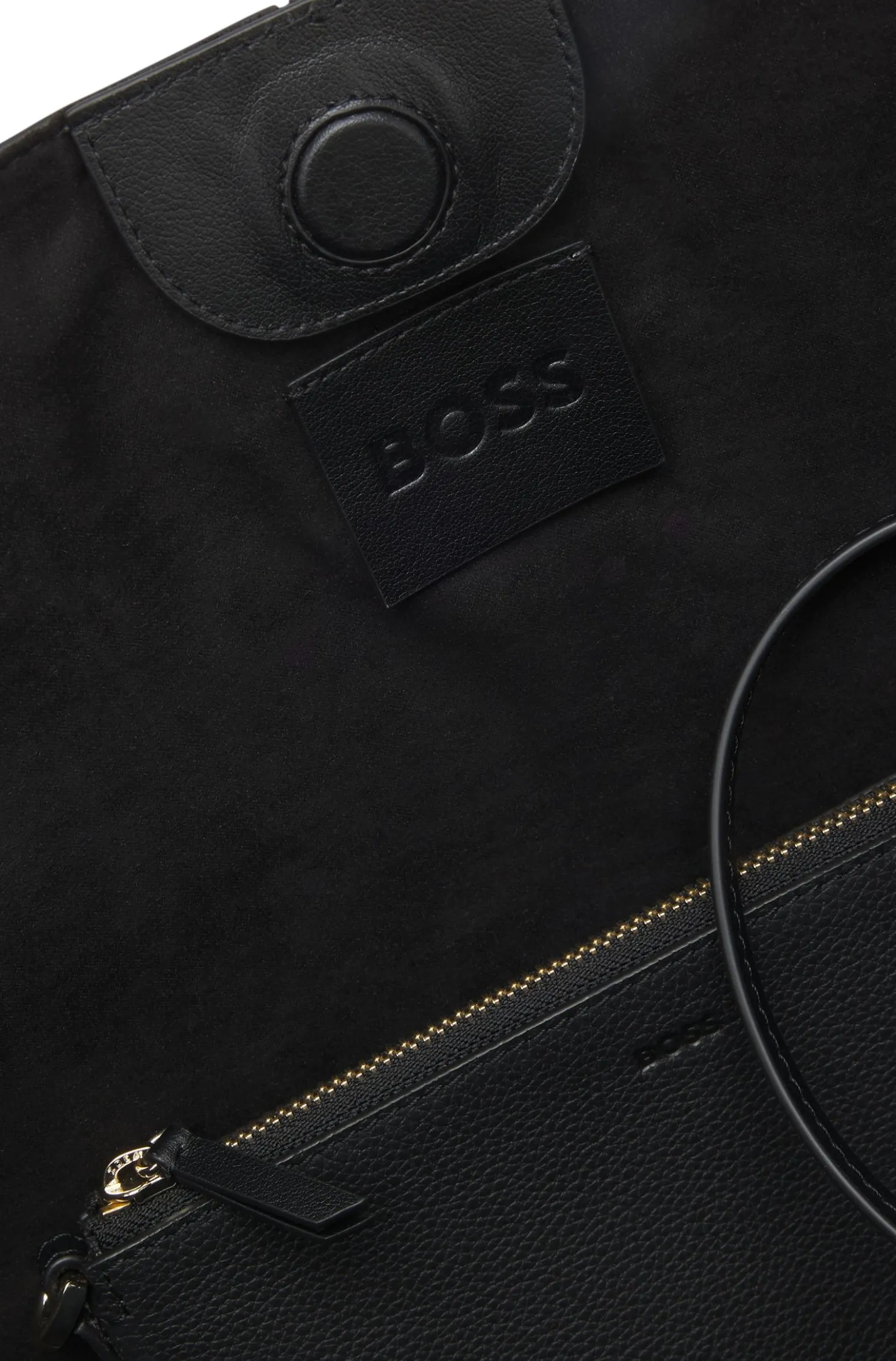Tote bag in grained leather with detachable pouch