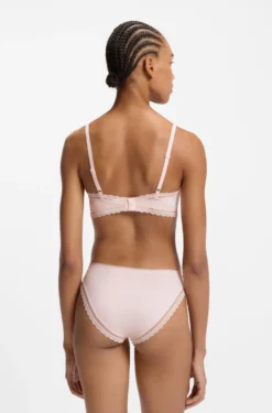 Triangle bra with lace trims