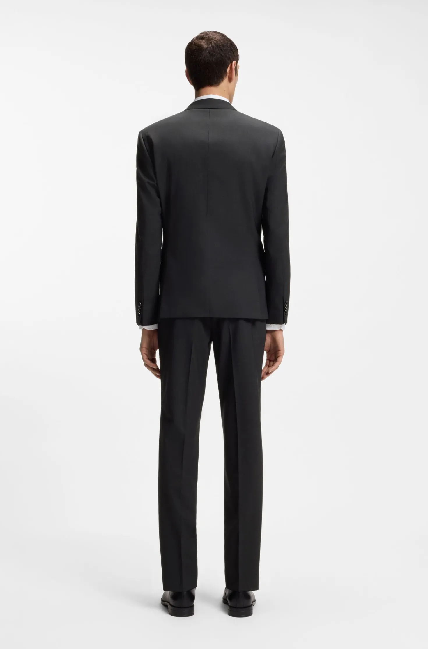 Two-piece slim-fit suit in stretch wool