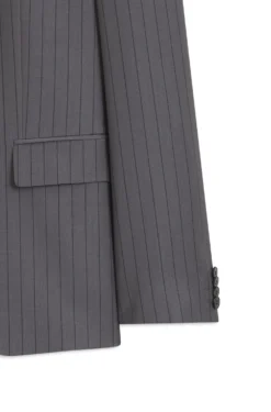 Two-piece slim-fit suit in virgin wool