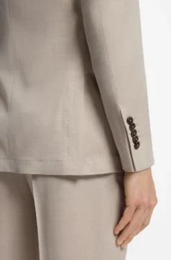 Two-piece slim-fit suit in wool and silk