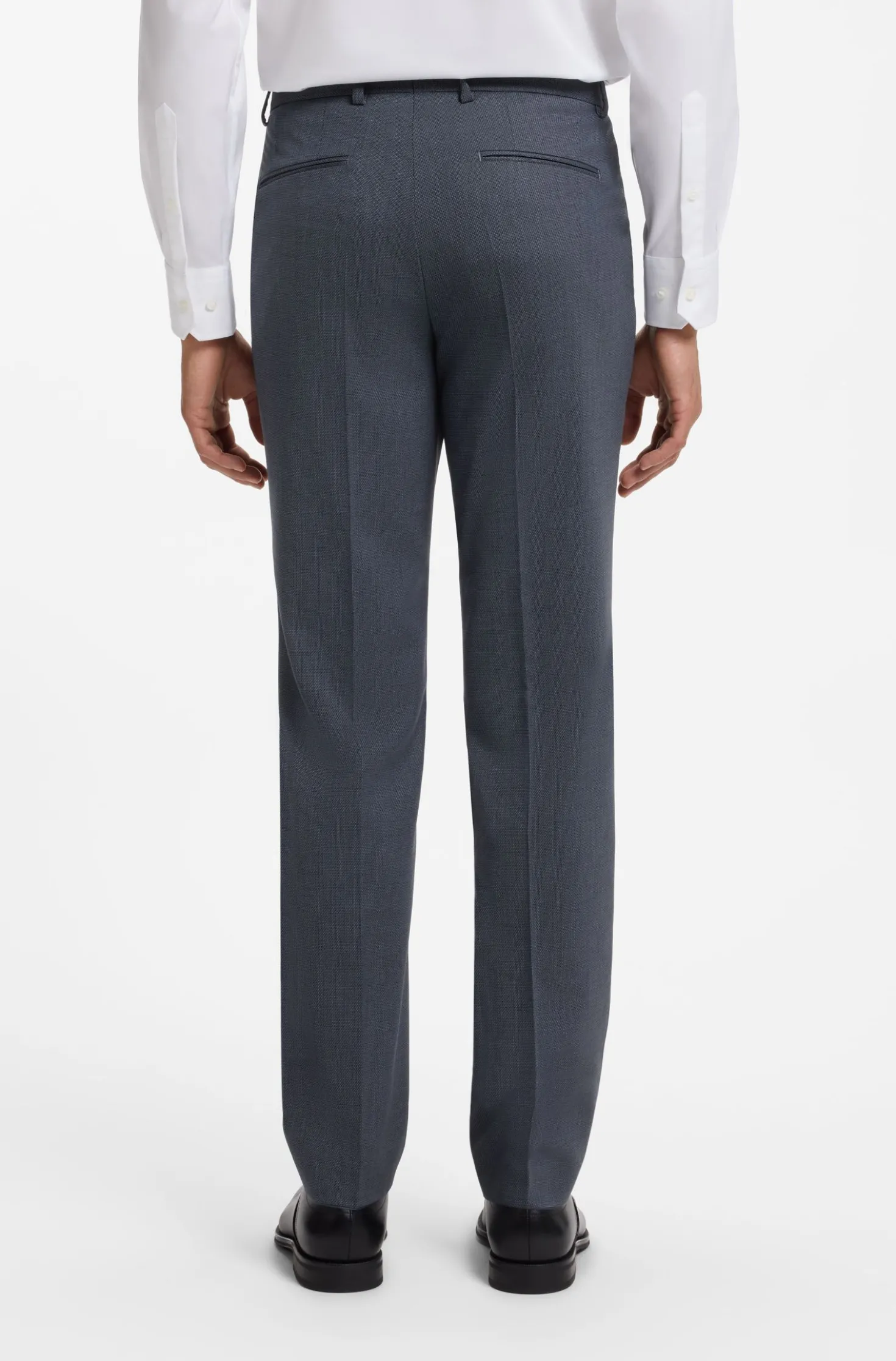 Two-piece suit in micro-patterned stretch fabric
