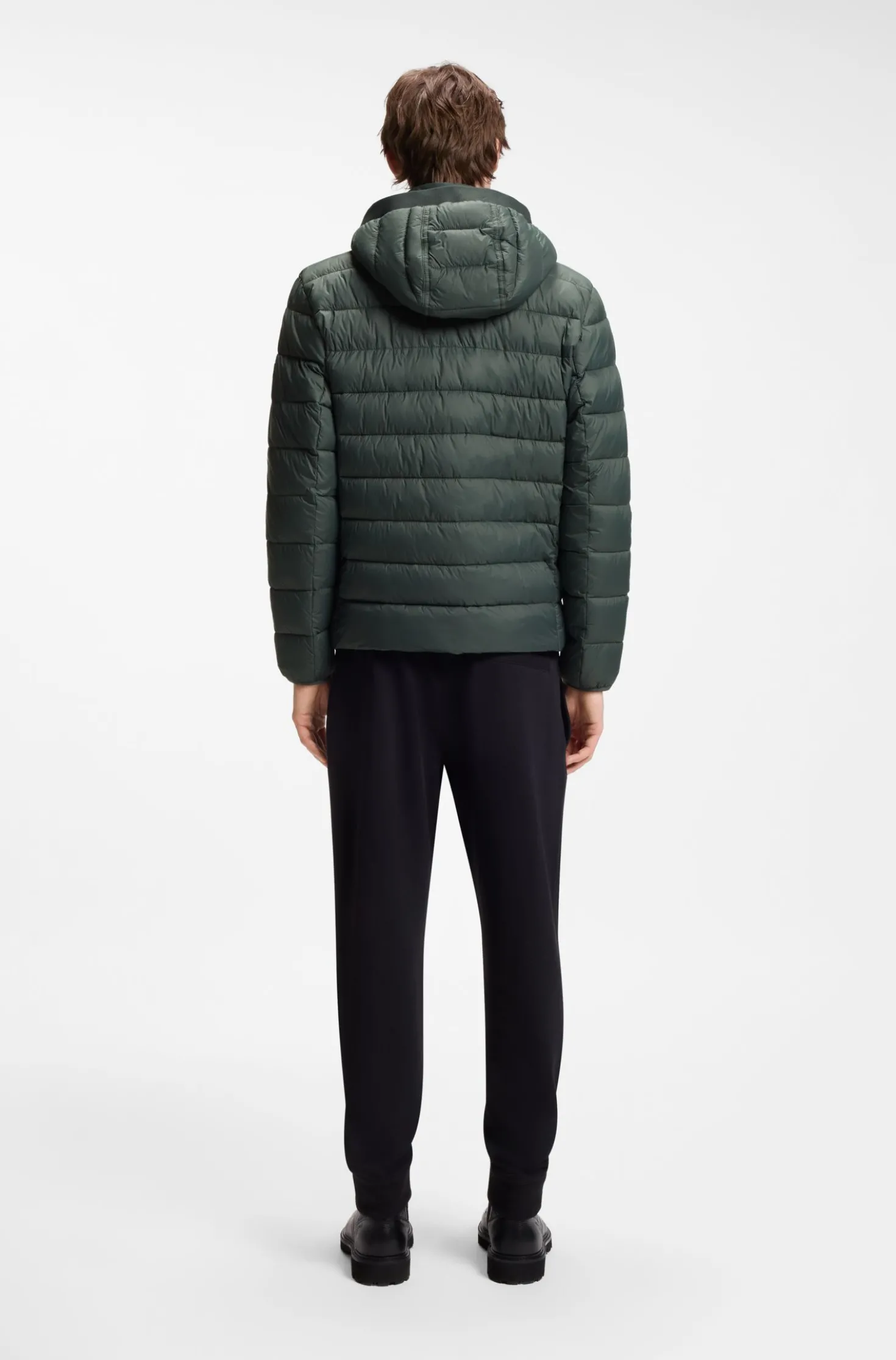 Water-repellent jacket with herringbone tape