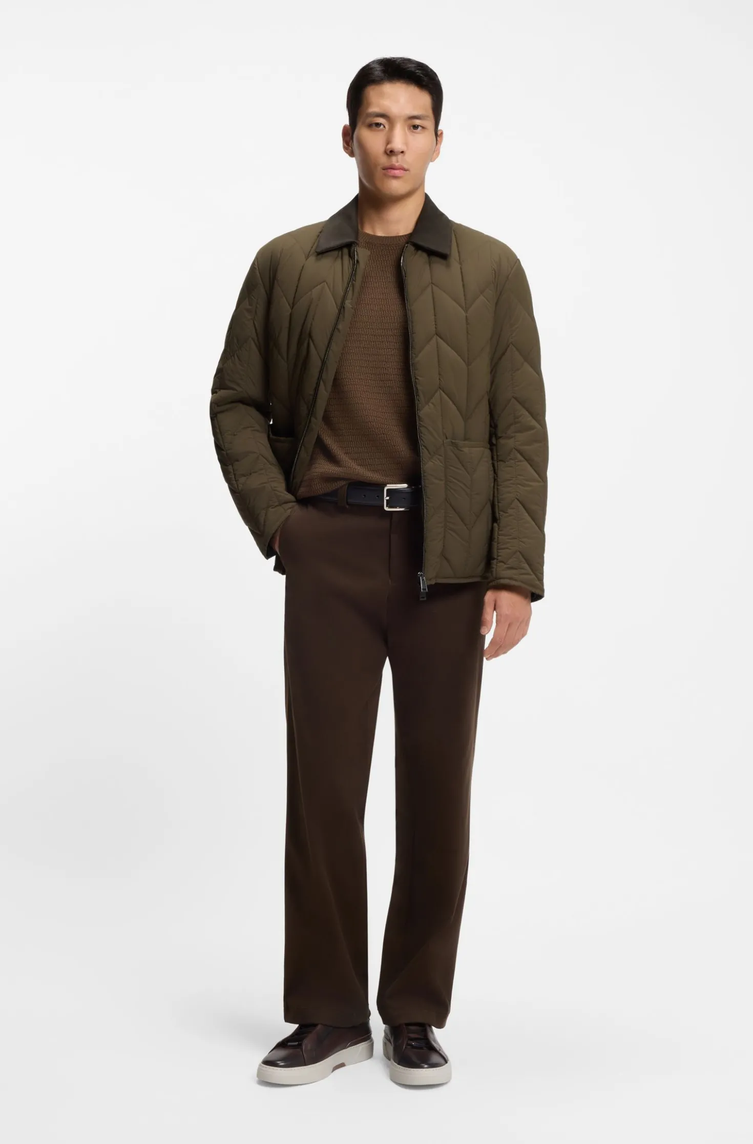 Water-repellent jacket with nubuck trims