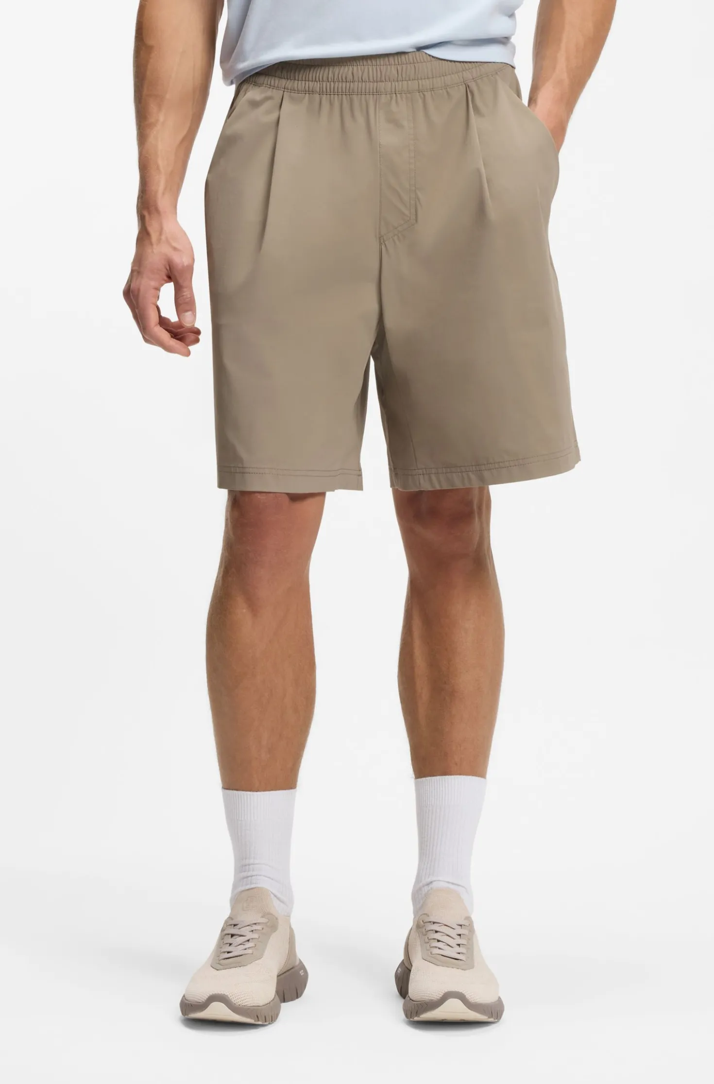 Water-repellent shorts in micro-waffle fabric