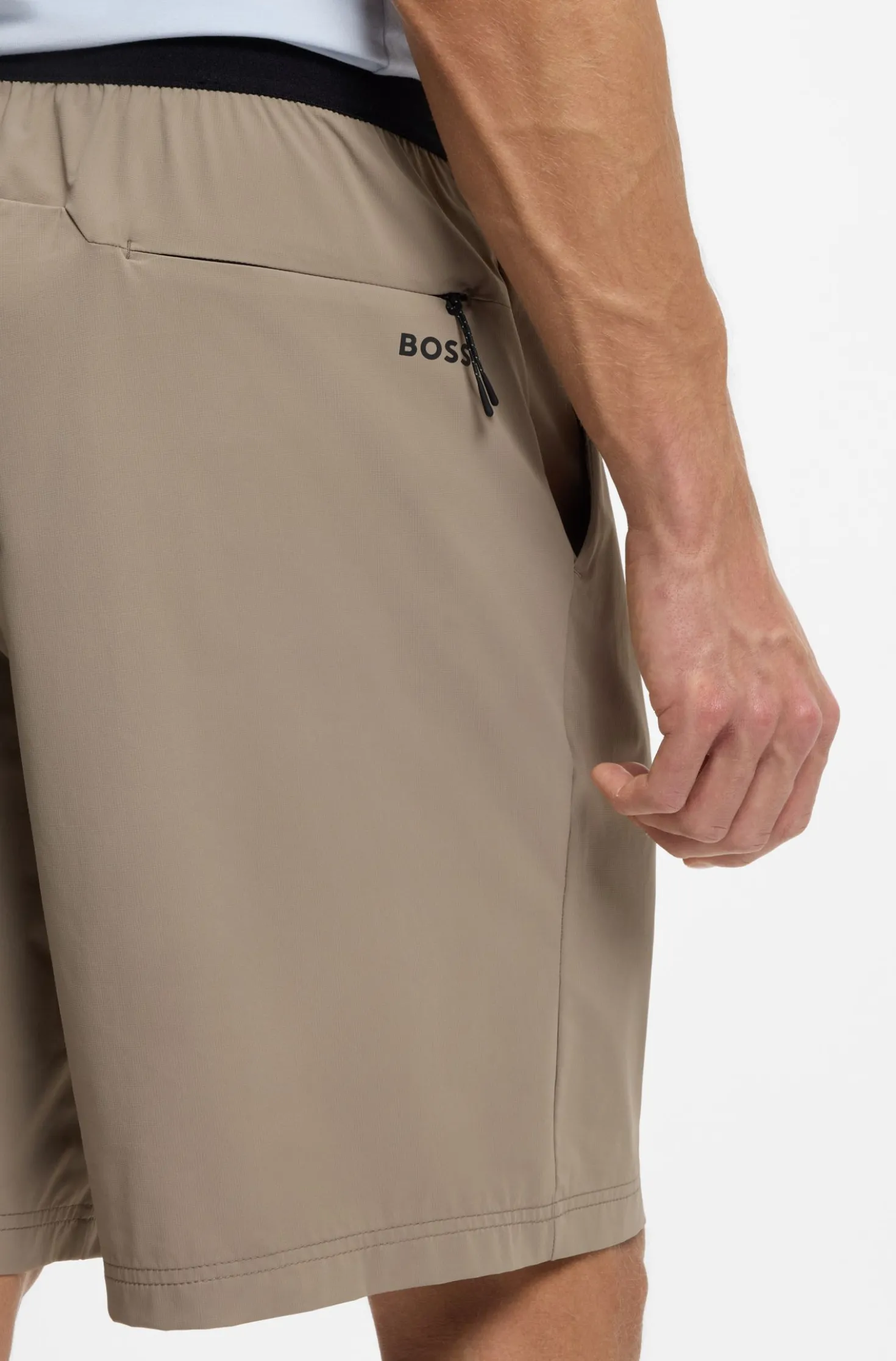 Water-repellent shorts in micro-waffle fabric