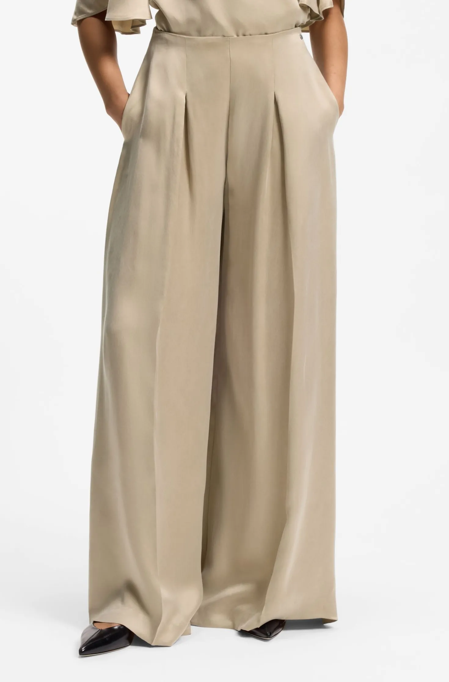 Wide-leg regular-fit trousers with box pleats